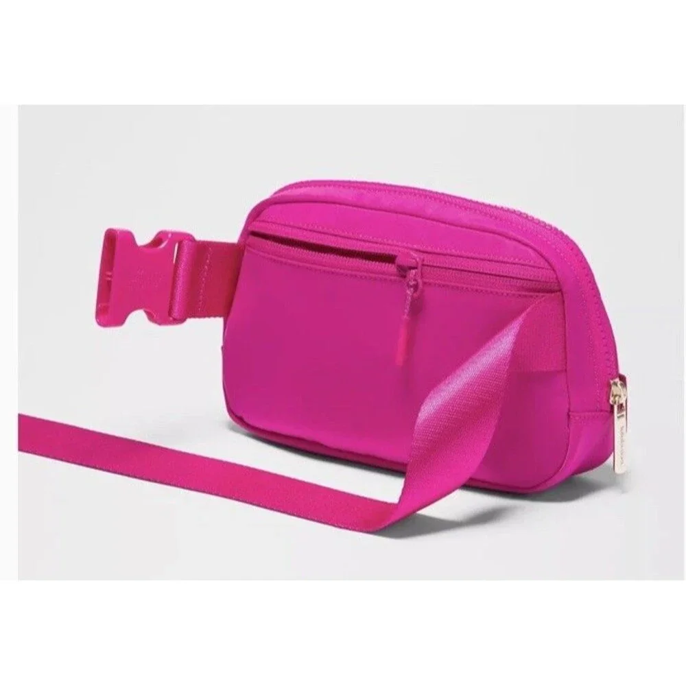 Lululemon Everywhere Women's Belt Bag - Sonic Pink Brand New with tags